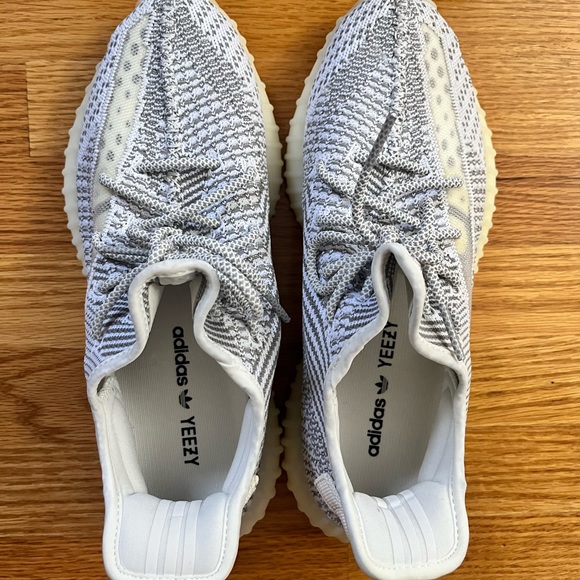 adidas Yeezy Boost 350 V2 'Static Non-Reflective - Picture 4 of 9